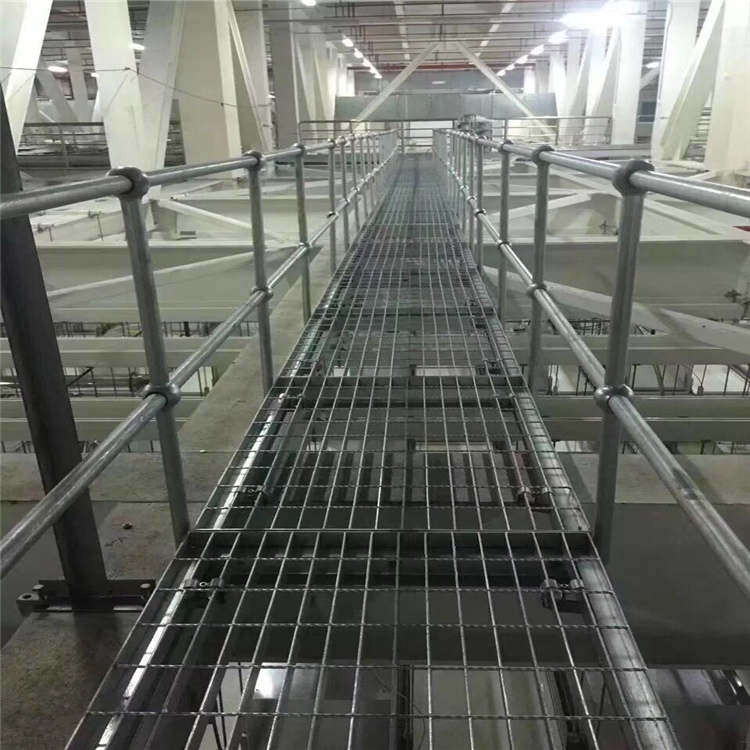 污水處理廠鋼格柵.jpg 污水處理廠鋼格柵.jpg