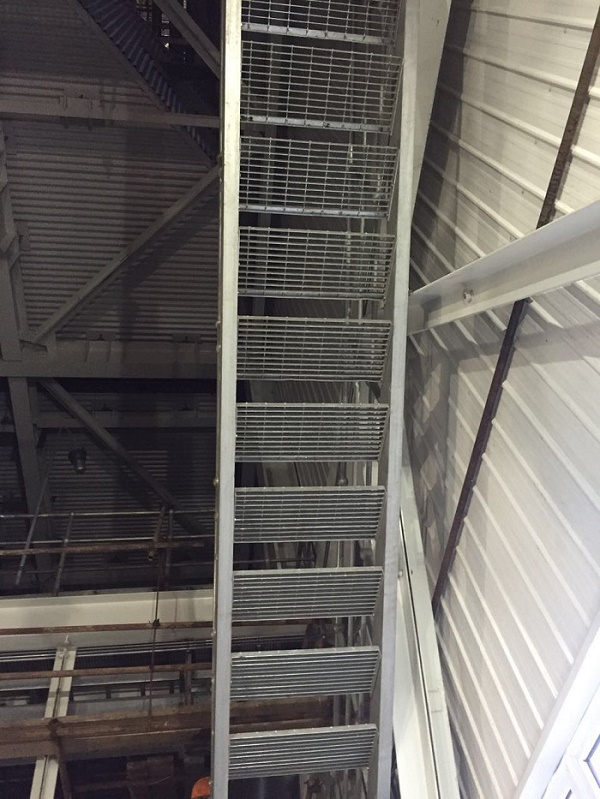 樓踏板.jpg 樓踏板.jpg