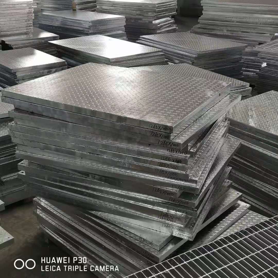 復(fù)合格柵板.jpg 復(fù)合格柵板.jpg