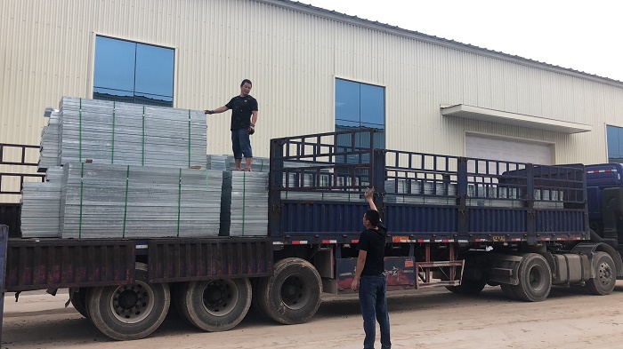 鍍鋅踏步板.jpg 鍍鋅踏步板.jpg