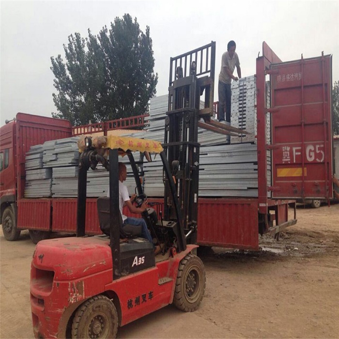 鋼梯踏步板1.jpg 鋼梯踏步板1.jpg