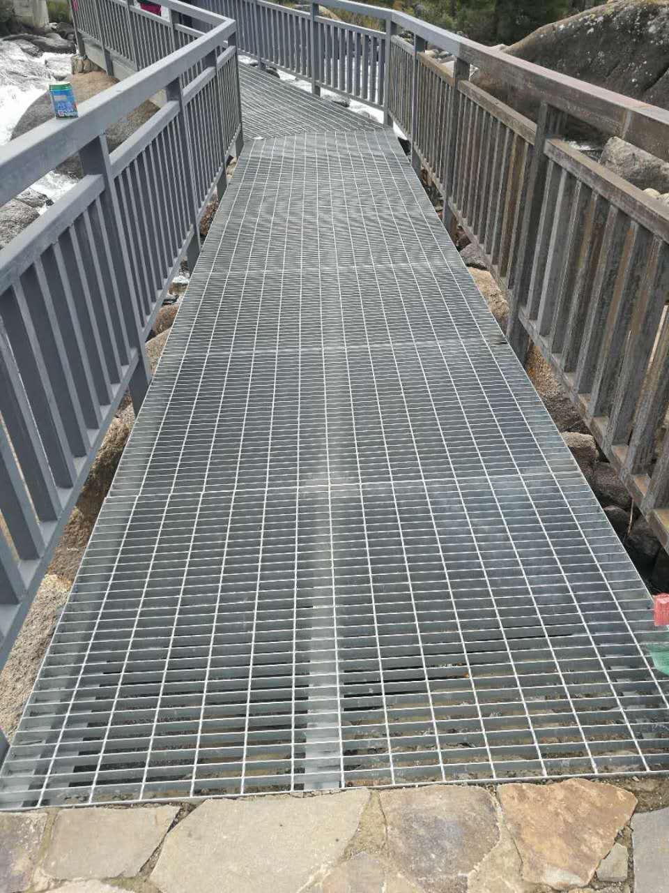 走道格柵板.jpg 走道格柵板.jpg